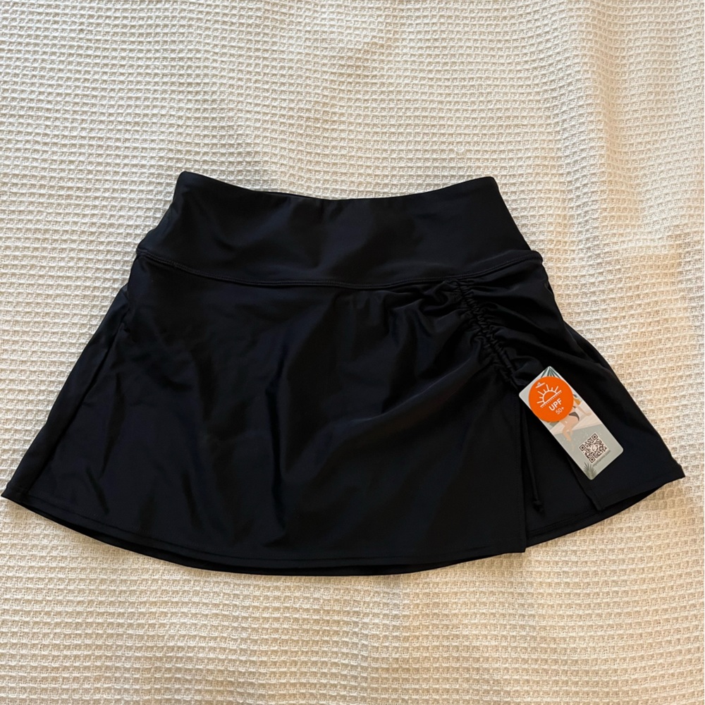 NWT black swim skirt🖤